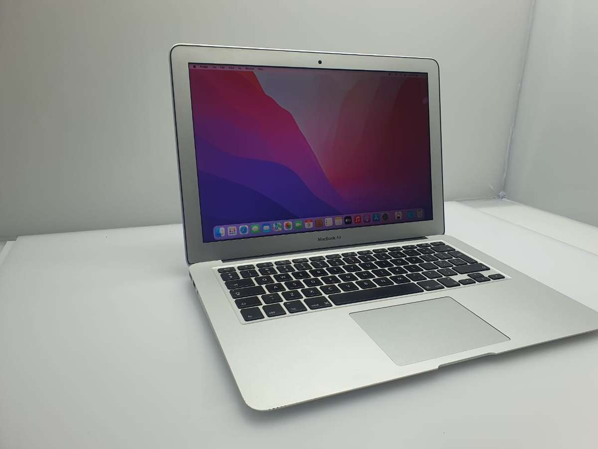McBook Air "Core i5" 13-Inch (Mid 2015) 4GB RAM 128GB SSD Silver