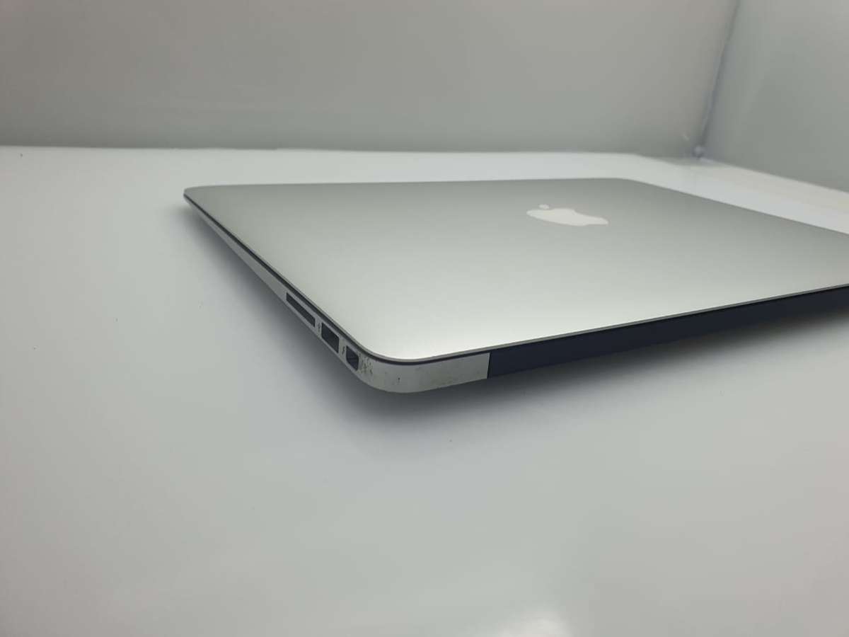 McBook Air "Core i5" 13-Inch (Mid 2015) 4GB RAM 128GB SSD Silver