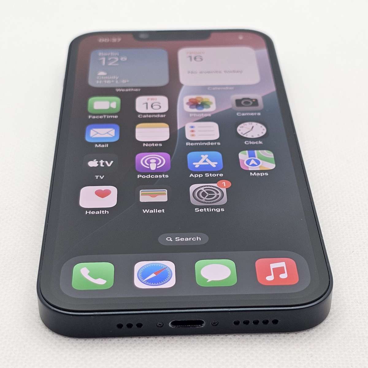 iPhone 14 128GB Midnight (12 Month Warranty) + Screen Protector Bundle Value: R200