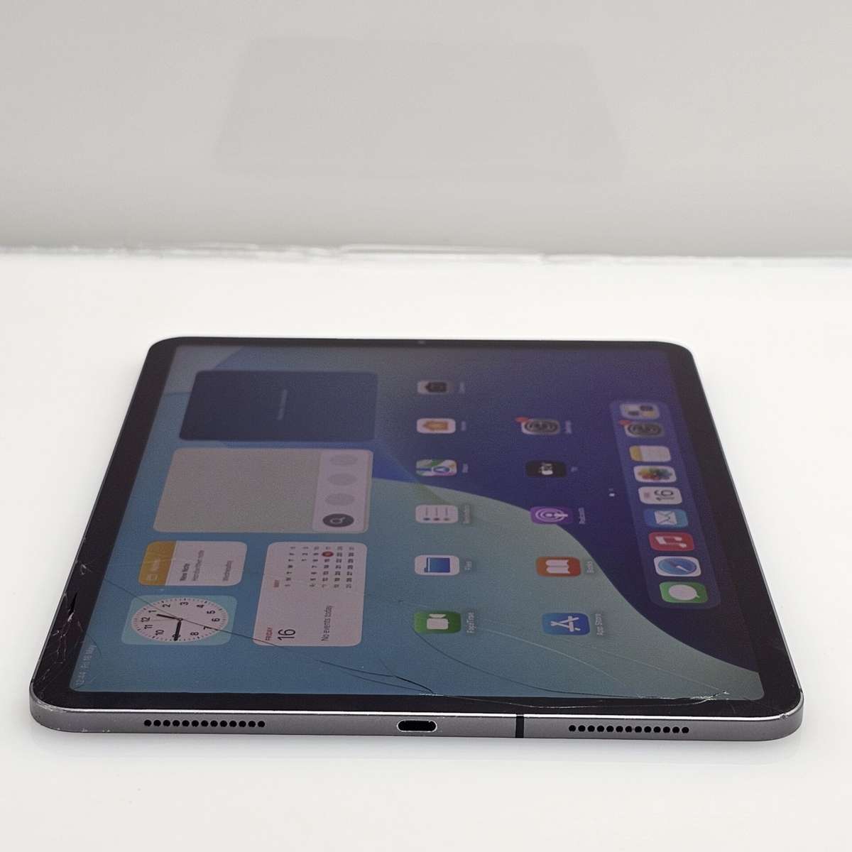 iPad Pro 11 1st Gen (WiFi/Cellular) 64GB Cracked Screen Space Grey