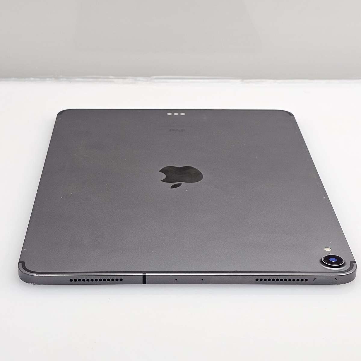 iPad Pro 11 1st Gen (WiFi/Cellular) 64GB Cracked Screen Space Grey