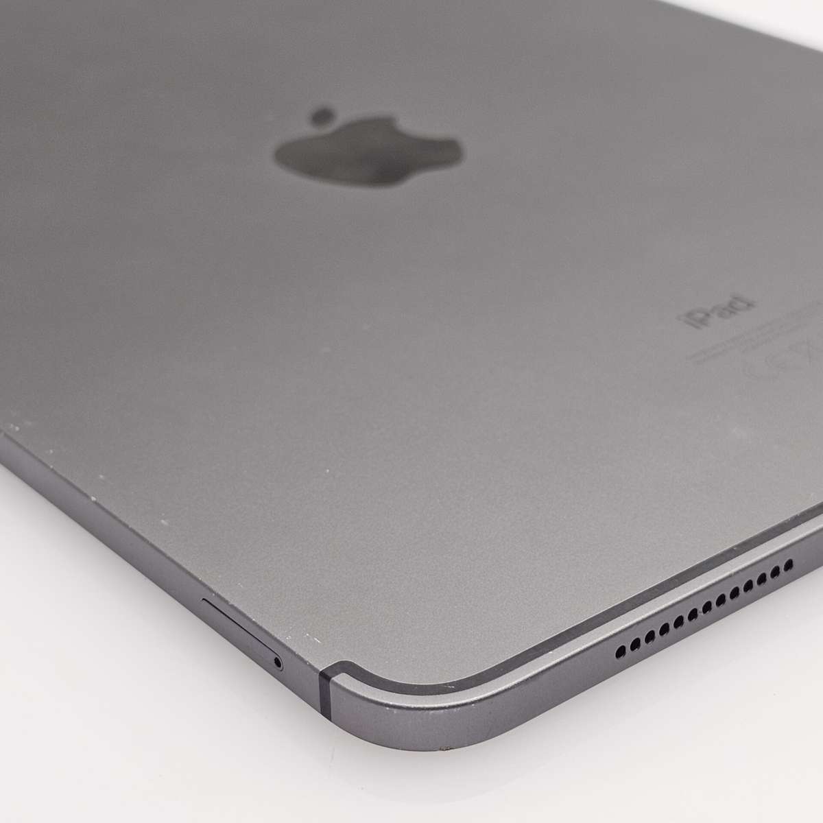 iPad Pro 11 1st Gen (WiFi/Cellular) 64GB Cracked Screen Space Grey