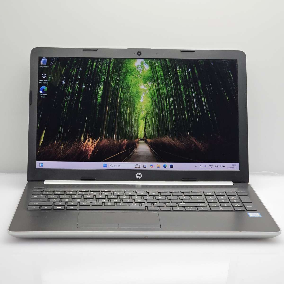 HP 15-da0030ni "Core i5" 1.60GHz 8GB RAM 256GB SSD Silver