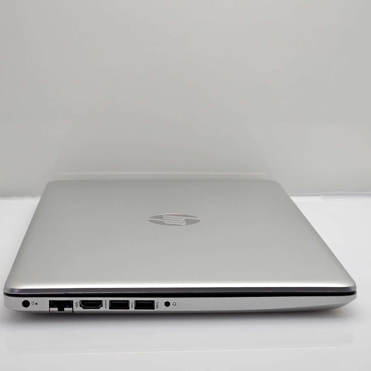 HP 15-da0030ni "Core i5" 1.60GHz 8GB RAM 256GB SSD Silver