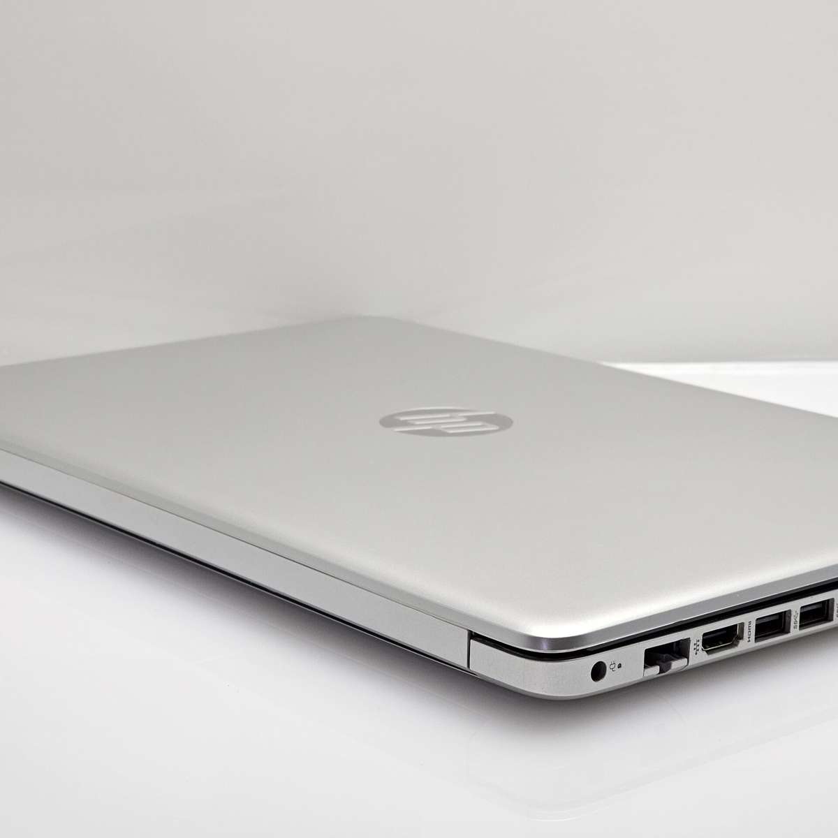HP 15-da0030ni "Core i5" 1.60GHz 8GB RAM 256GB SSD Silver