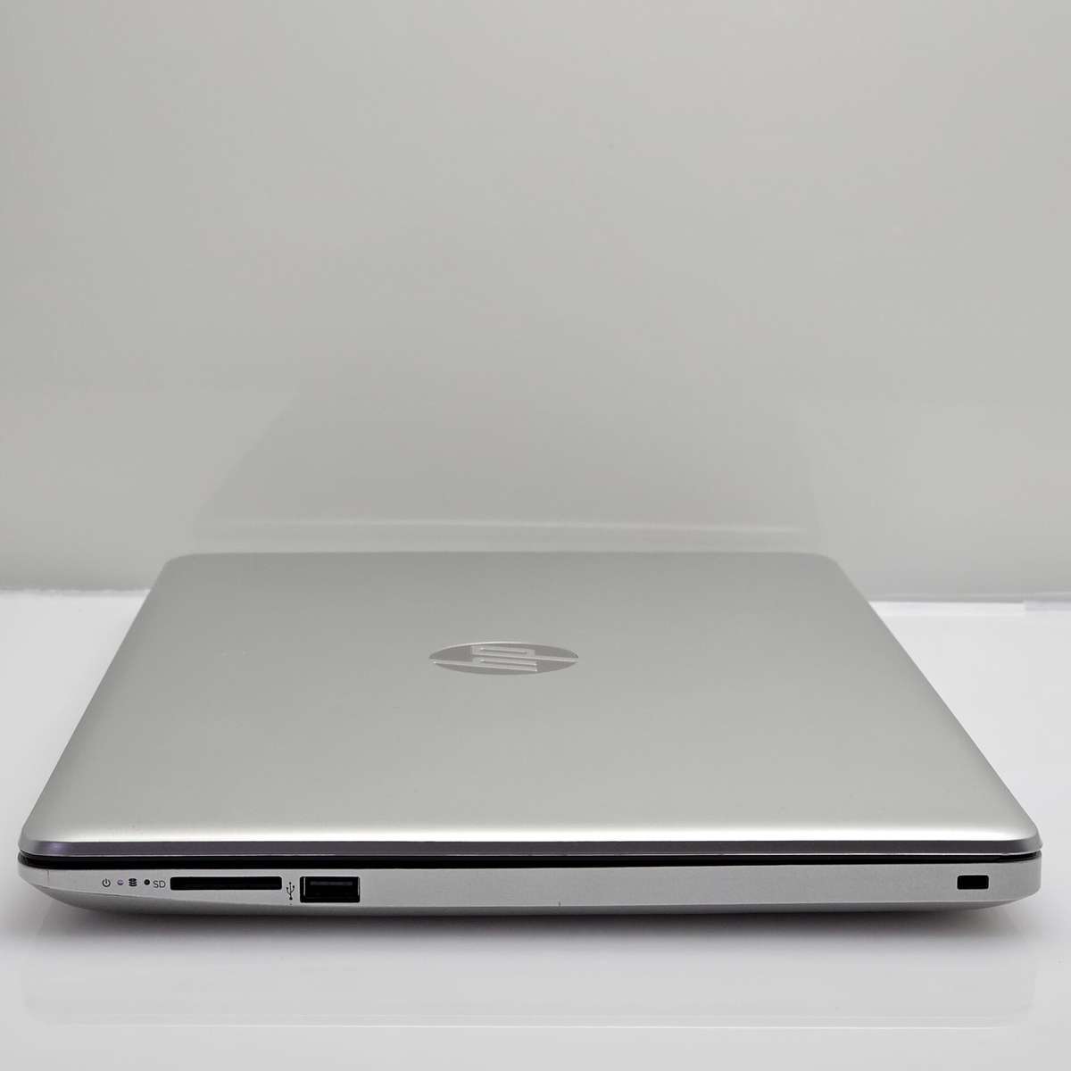 HP 15-da0030ni "Core i5" 1.60GHz 8GB RAM 256GB SSD Silver
