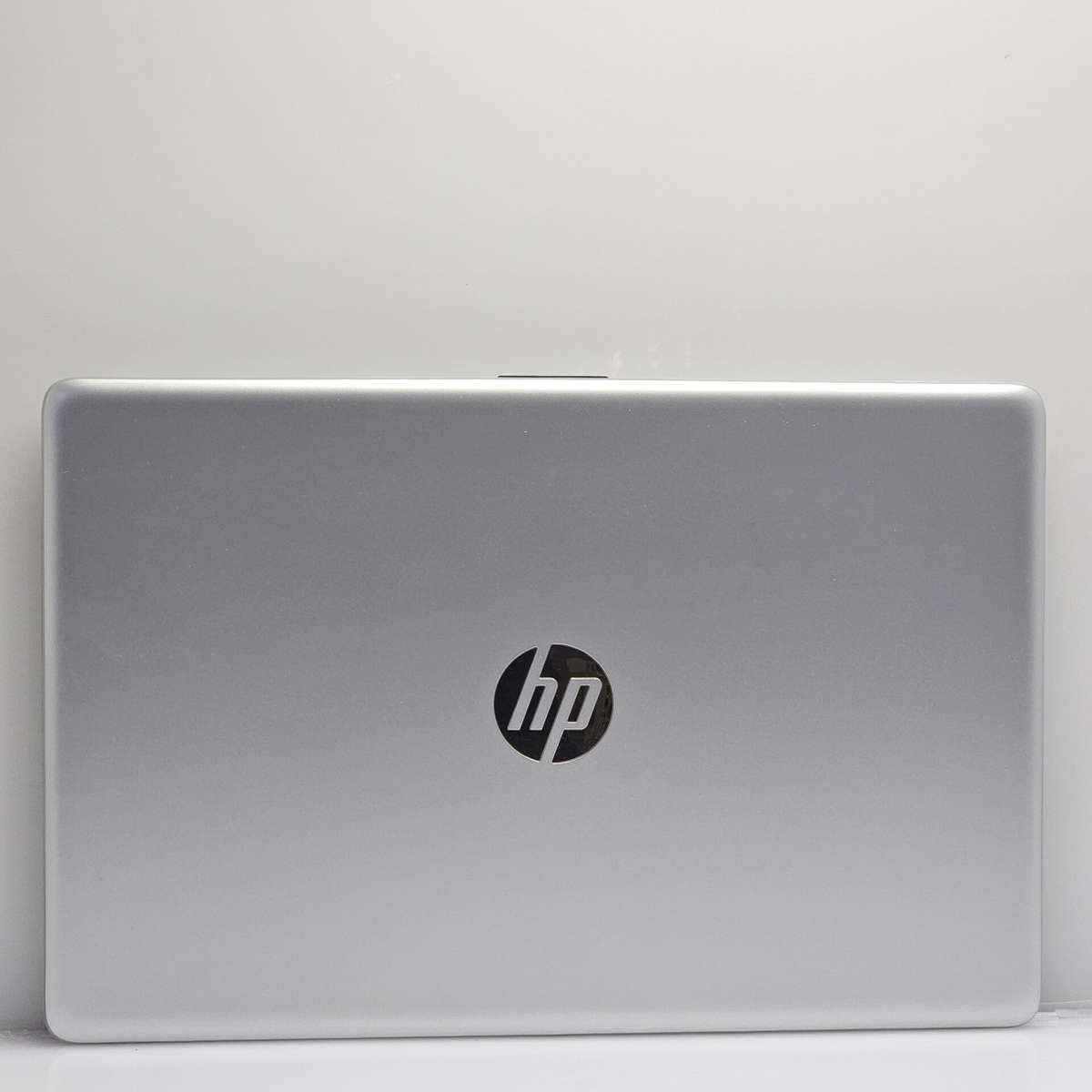 HP 15-da0030ni "Core i5" 1.60GHz 8GB RAM 256GB SSD Silver