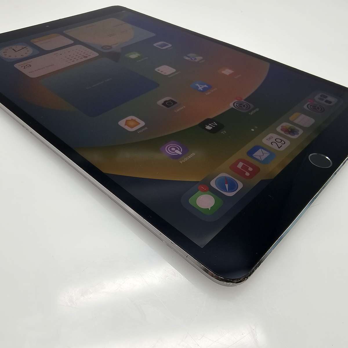 iPad Pro 10.5" 2nd Gen (WiFi/Cellular) 512GB No Touch ID And Screen Damage Silver