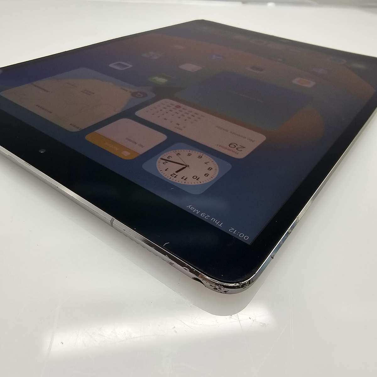 iPad Pro 10.5" 2nd Gen (WiFi/Cellular) 512GB No Touch ID And Screen Damage Silver