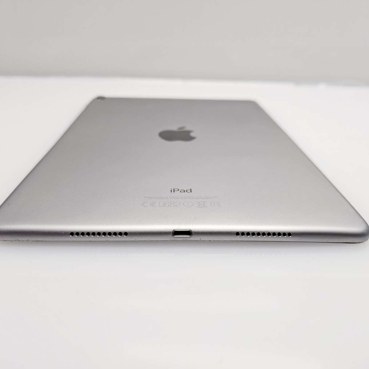 iPad Pro 10.5" 2nd Gen (WiFi/Cellular) 512GB No Touch ID And Screen Damage Silver