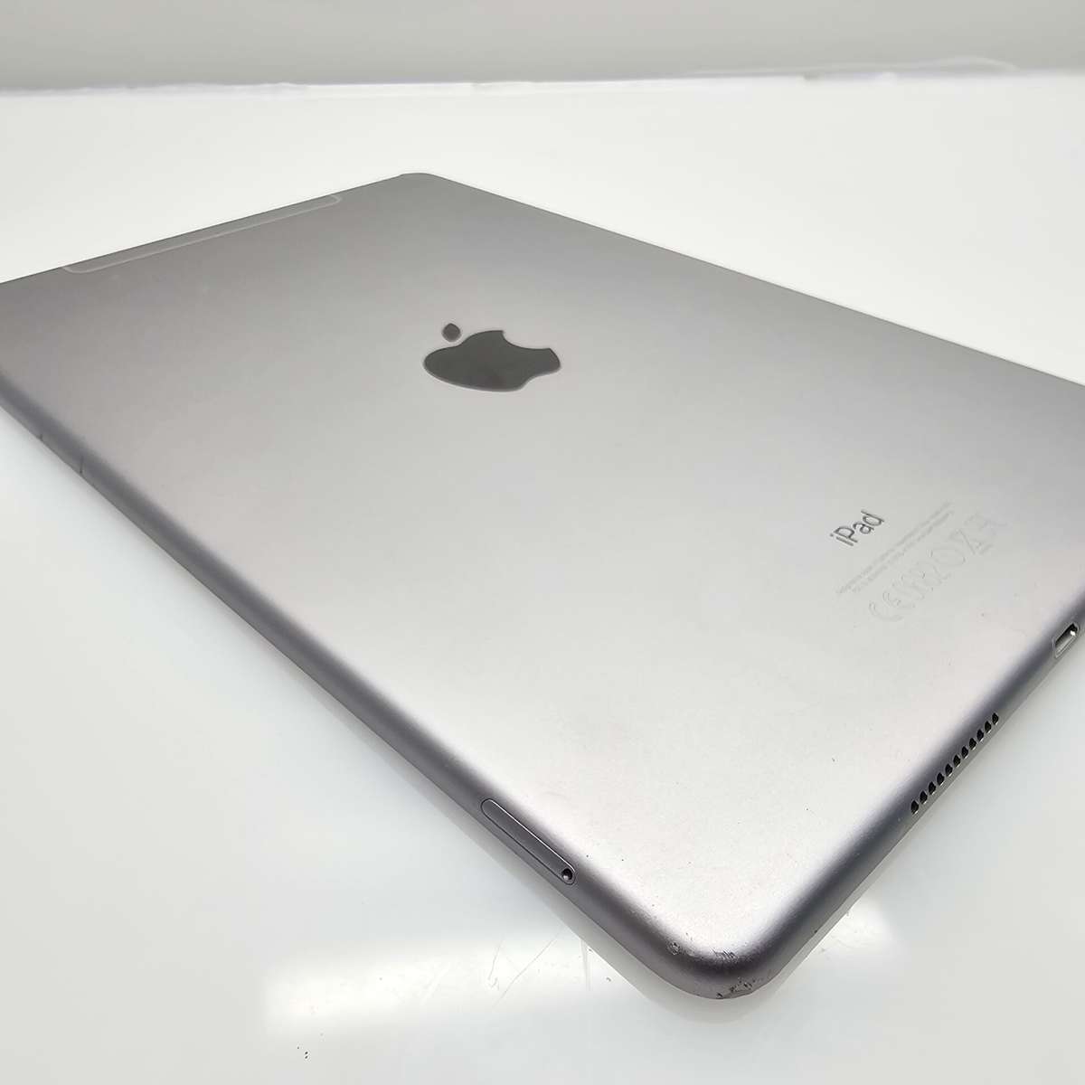 iPad Pro 10.5" 2nd Gen (WiFi/Cellular) 512GB No Touch ID And Screen Damage Silver