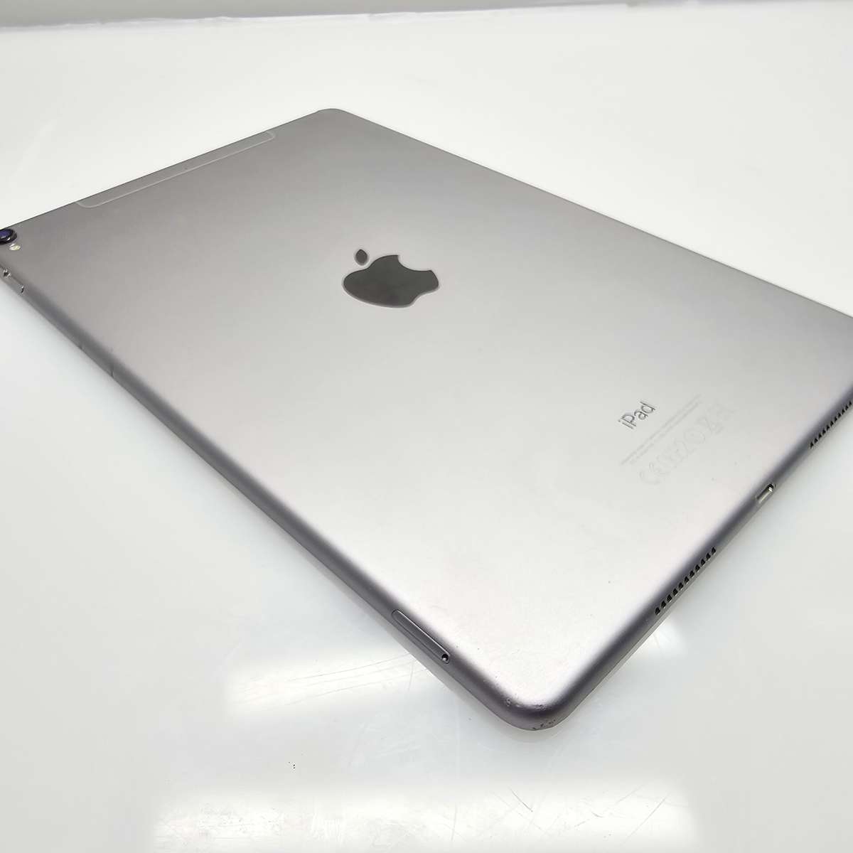 iPad Pro 10.5" 2nd Gen (WiFi/Cellular) 512GB No Touch ID And Screen Damage Silver