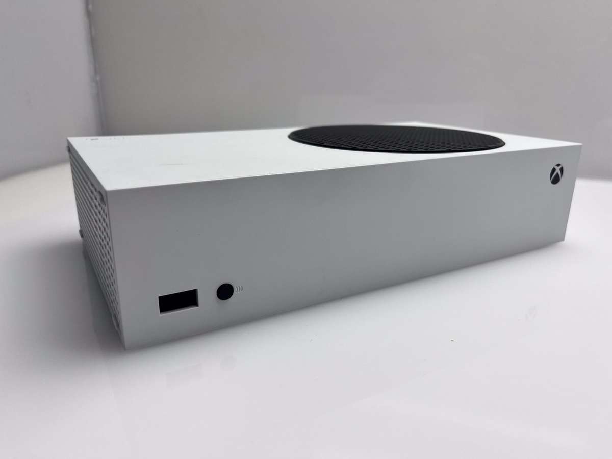 XBox Series S 512GB + HDMI Cable + Power Cable + 1 Remote ( 3 Month Warranty)