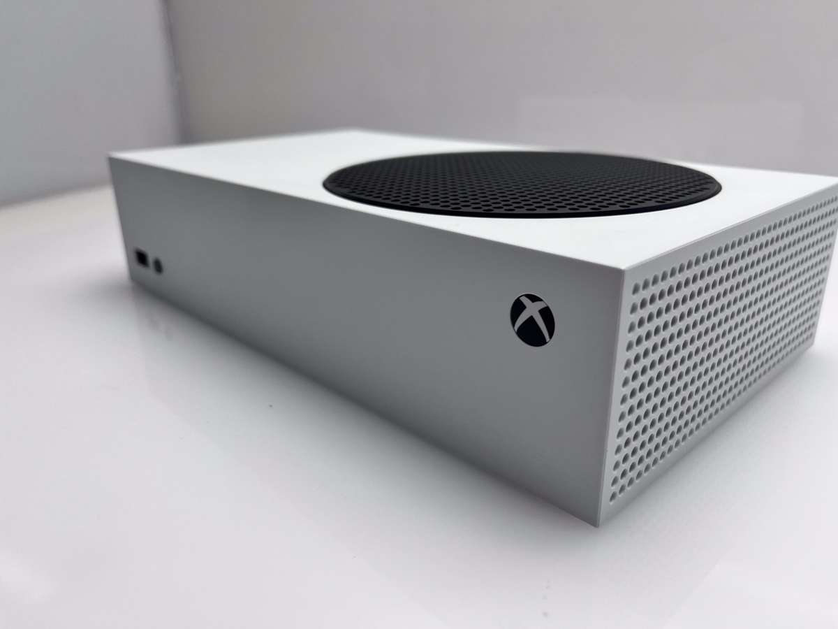 XBox Series S 512GB + HDMI Cable + Power Cable + 1 Remote ( 3 Month Warranty)