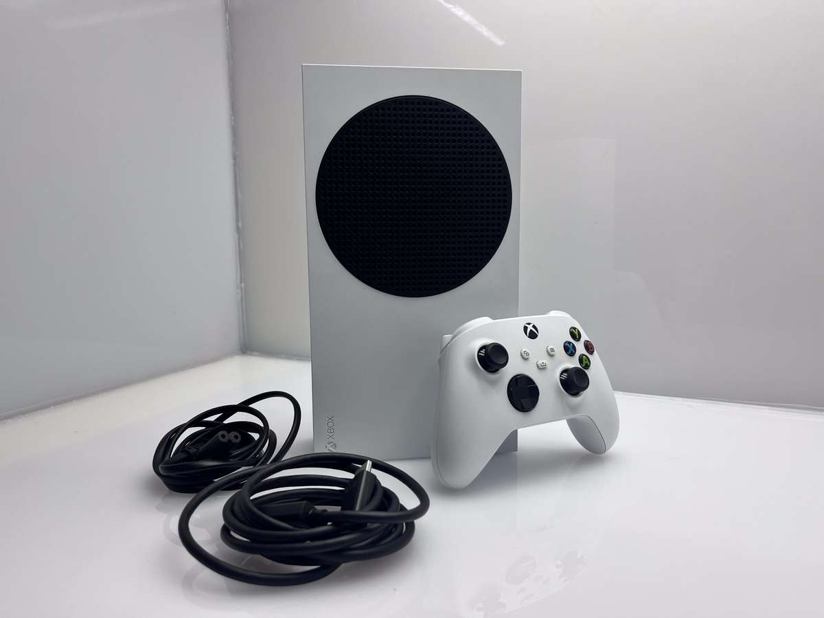 XBox Series S 512GB + HDMI Cable + Power Cable + 1 Remote ( 3 Month Warranty)