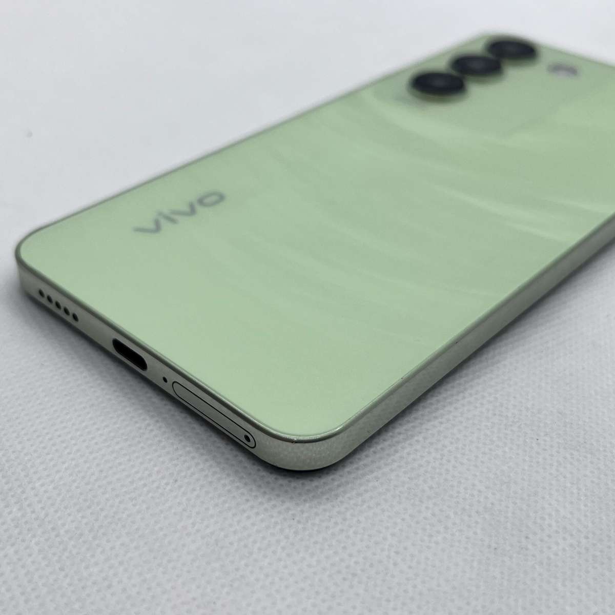 Vivo Y100 256GB Breeze Green (3 Month Warranty)