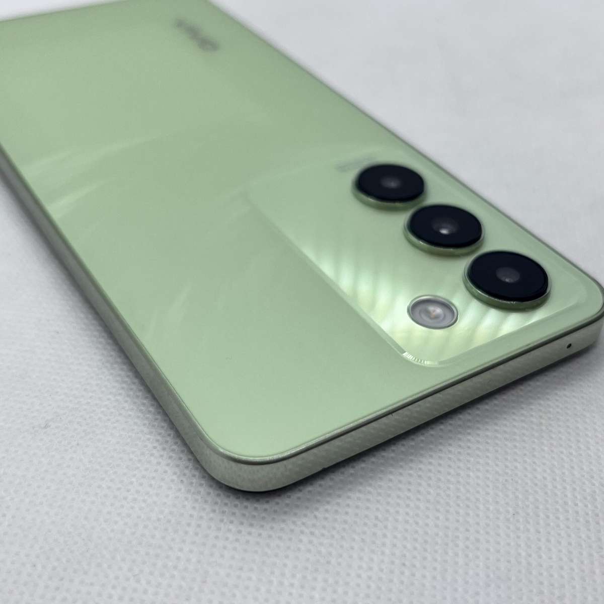 Vivo Y100 256GB Breeze Green (3 Month Warranty)