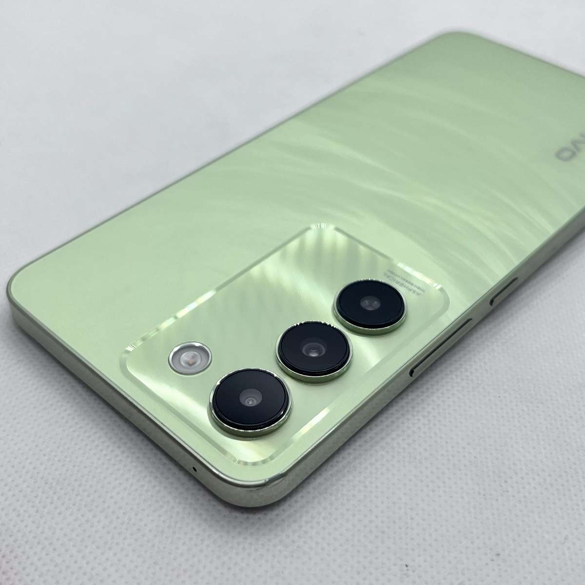 Vivo Y100 256GB Breeze Green (3 Month Warranty)