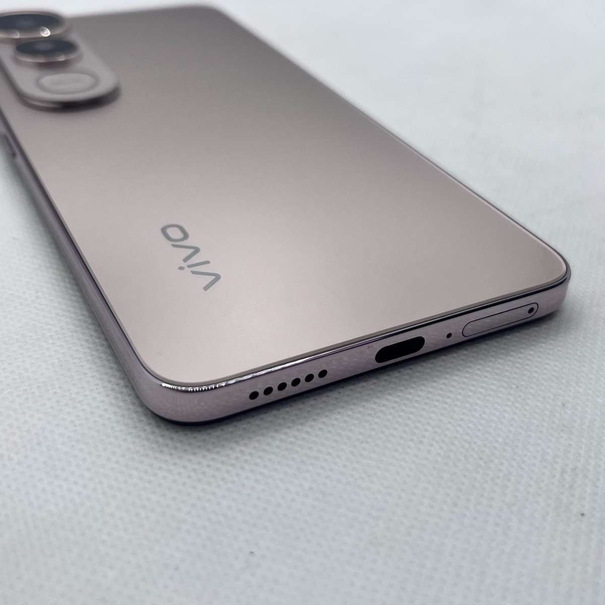 Vivo V50 Lite 256GB Gold - (Grade A)