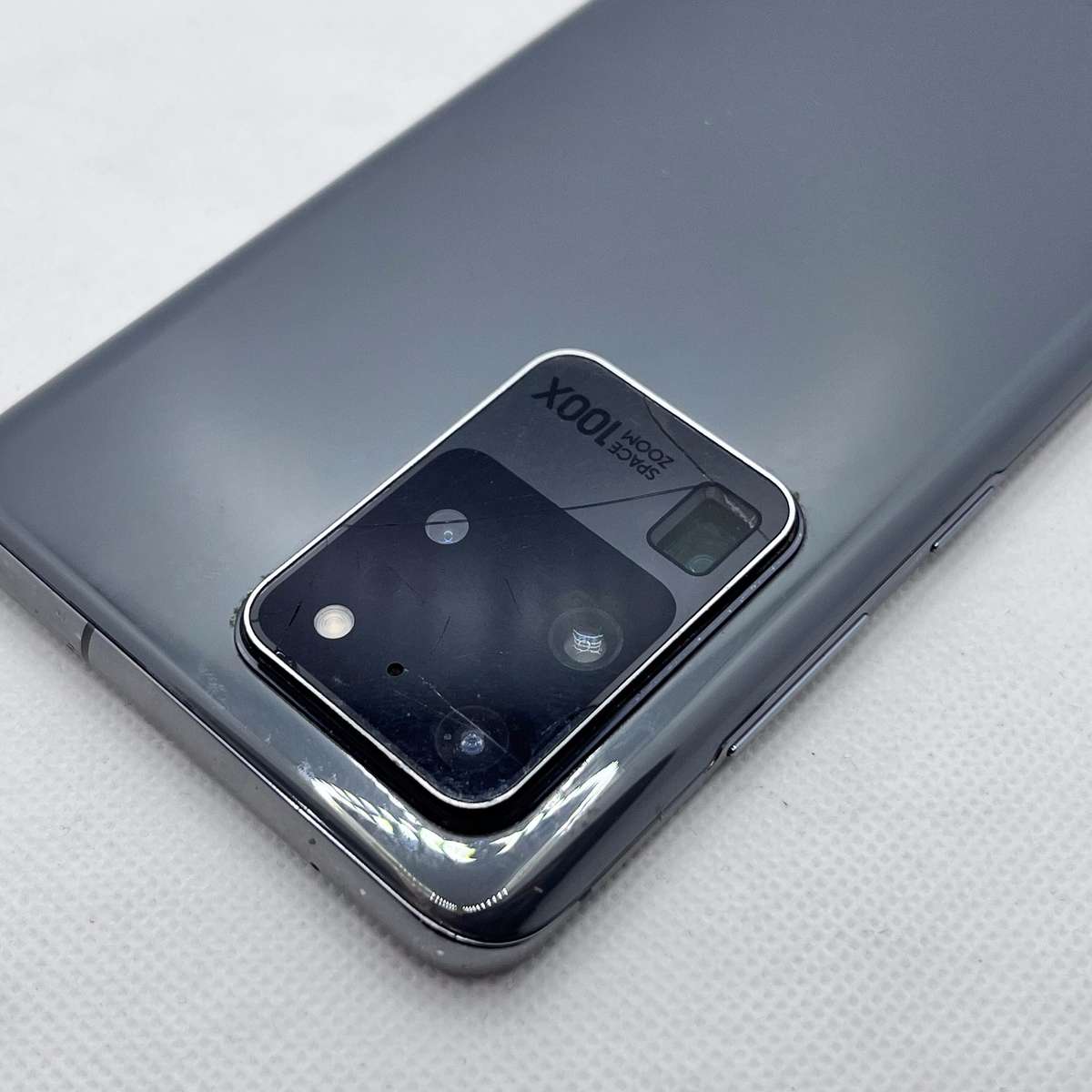 Samsung Galaxy S20 Ultra 128GB - ( Grade C) Screen Damage Grey