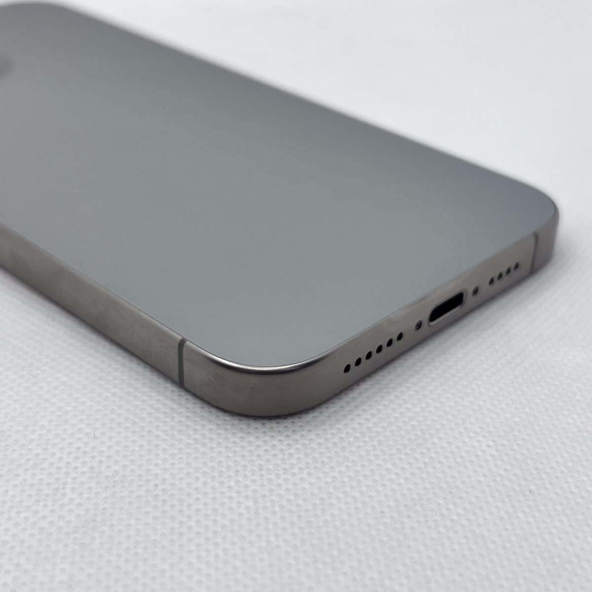 iPhone 15 Pro Max 512GB White Titanium (12 Month Warranty)- Mint Condition