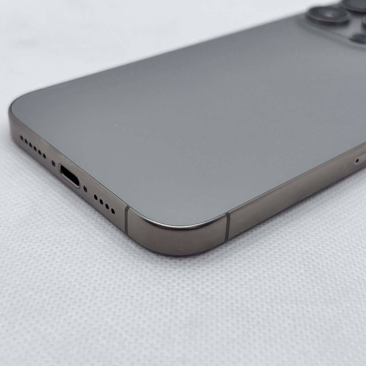 iPhone 15 Pro Max 512GB White Titanium (12 Month Warranty)- Mint Condition