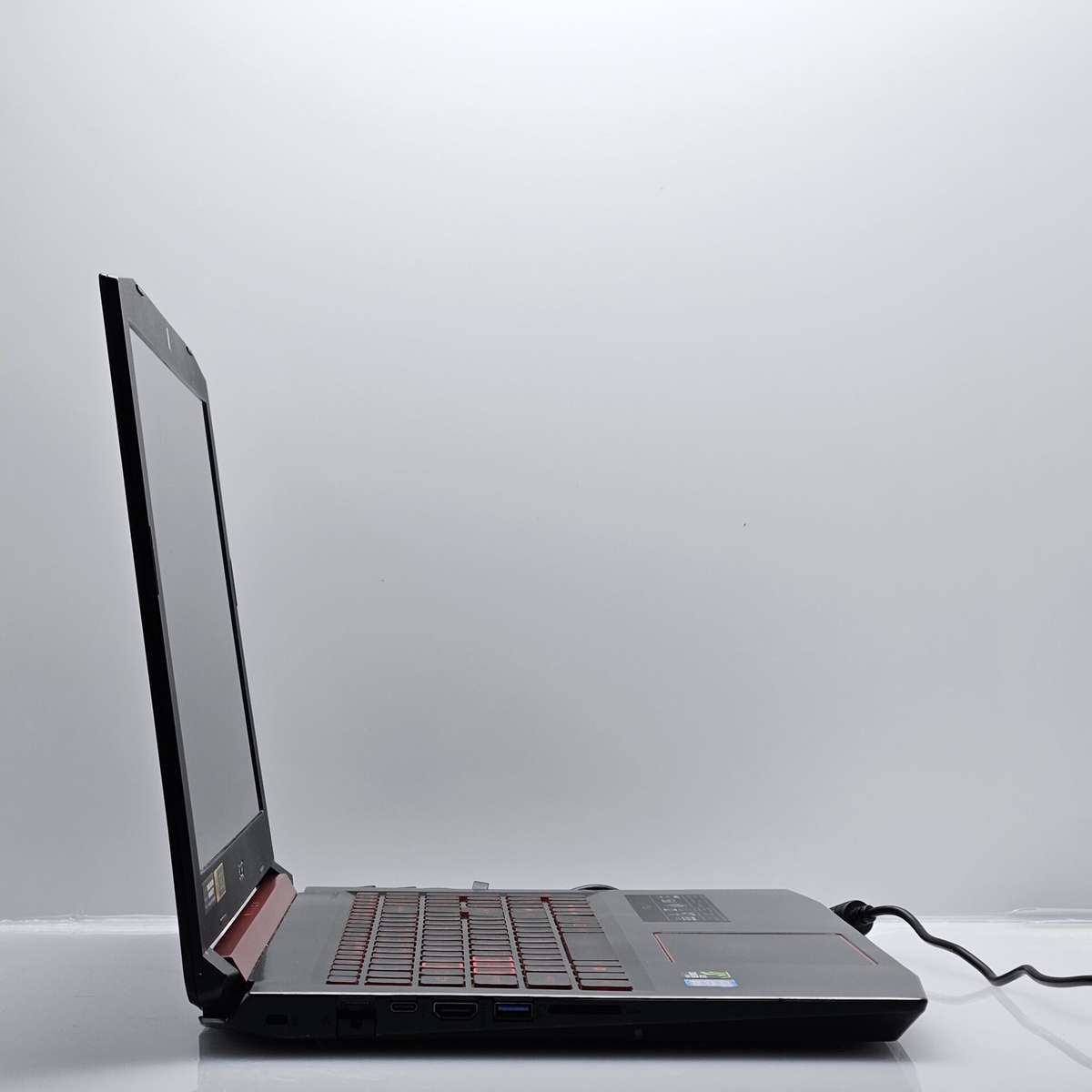 Acer Nitro 5 (AN515-51) "Core i5" 2.50GHz 16GB RAM 256GB SSD Bright Spots And Faulty Battery Blac...