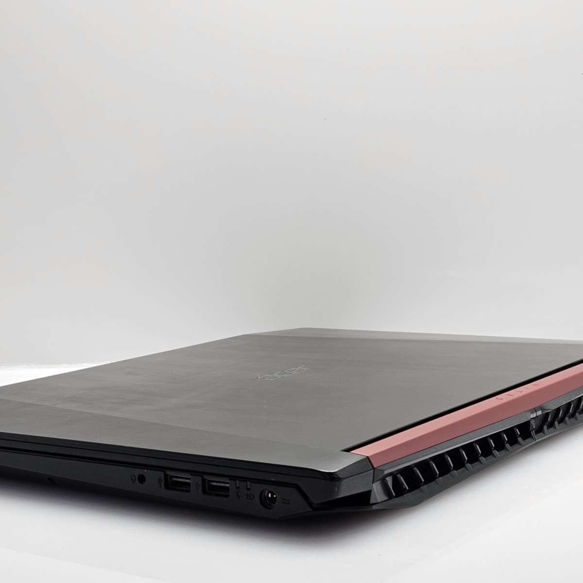 Acer Nitro 5 (AN515-51) "Core i5" 2.50GHz 16GB RAM 256GB SSD Bright Spots And Faulty Battery Blac...