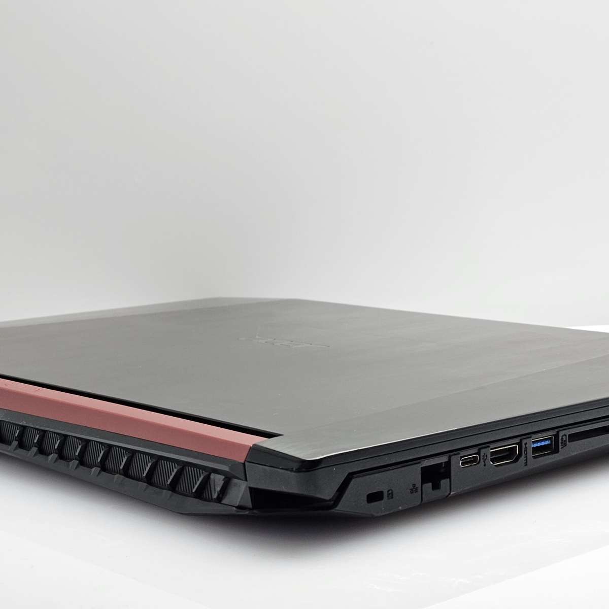 Acer Nitro 5 (AN515-51) "Core i5" 2.50GHz 16GB RAM 256GB SSD Bright Spots And Faulty Battery Blac...