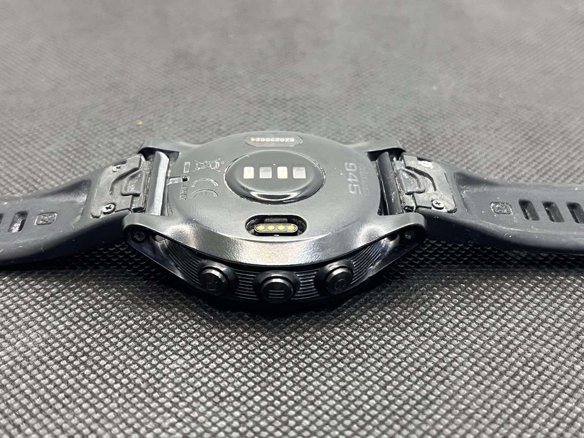 Garmin Forerunner 945 | Screen Damage | Black (3 Month Warranty)