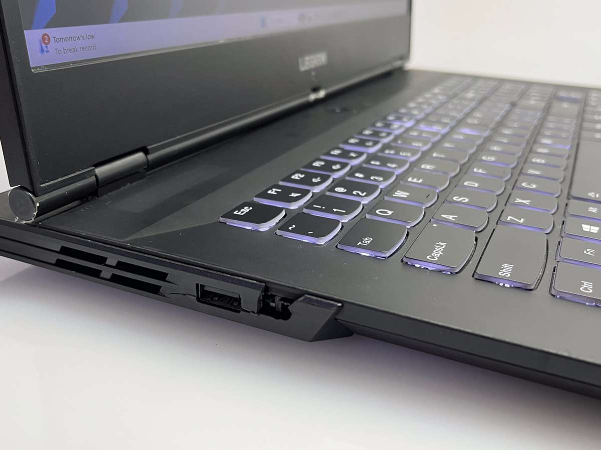 Lenovo Legion Y540-17IRH 9th Gen "Core i7" 2.60GHz 16GB RAM 256GB SSD Black - Damaged Casing