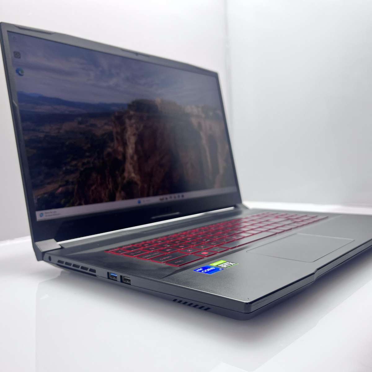 MSI Katana GF76 12UE Core i7 16GB RAM 1TB NYME SSD No HDMI Black (6 Month Warranty)