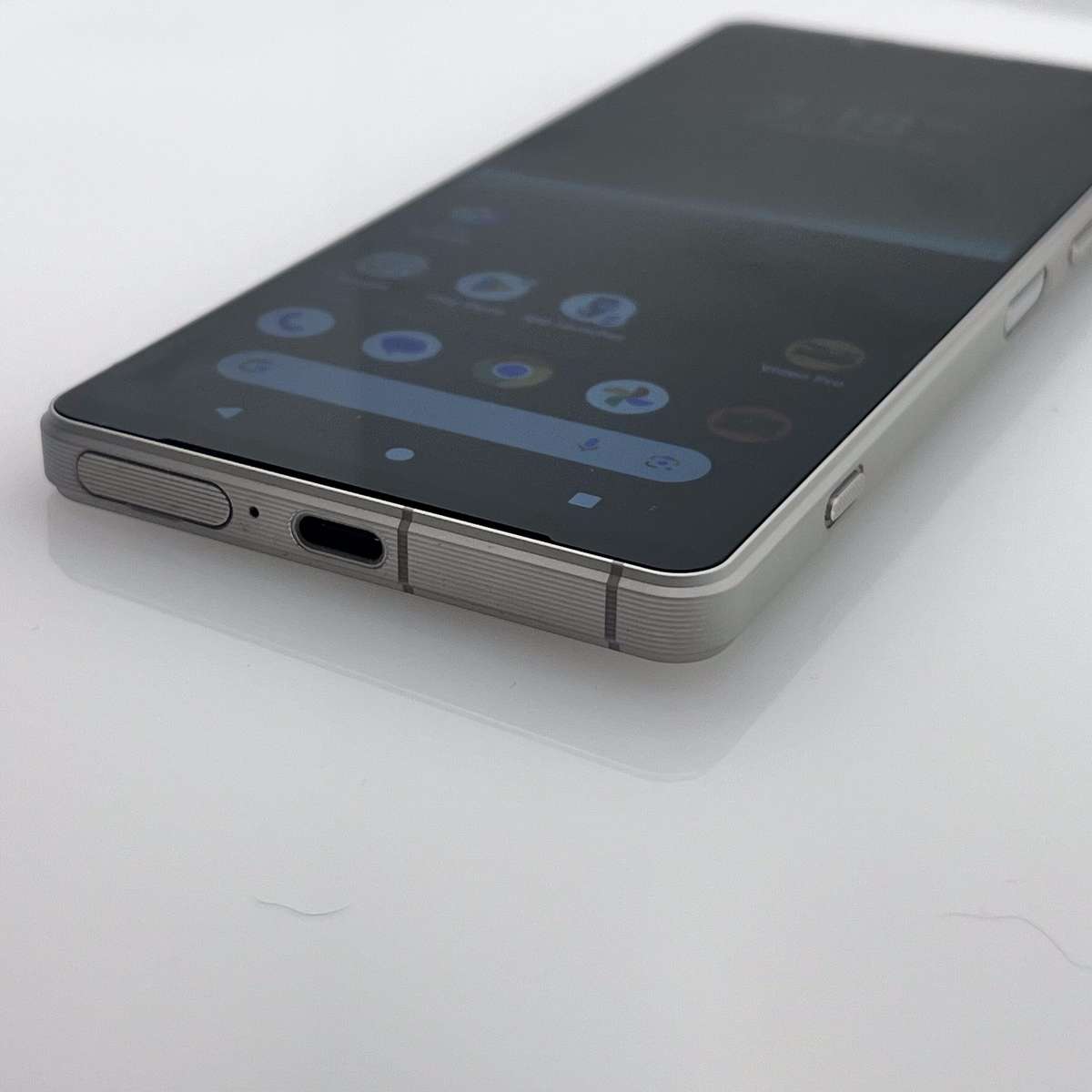 Sony Xperia V1 256GB Grey LCD Burn - (Grade B)