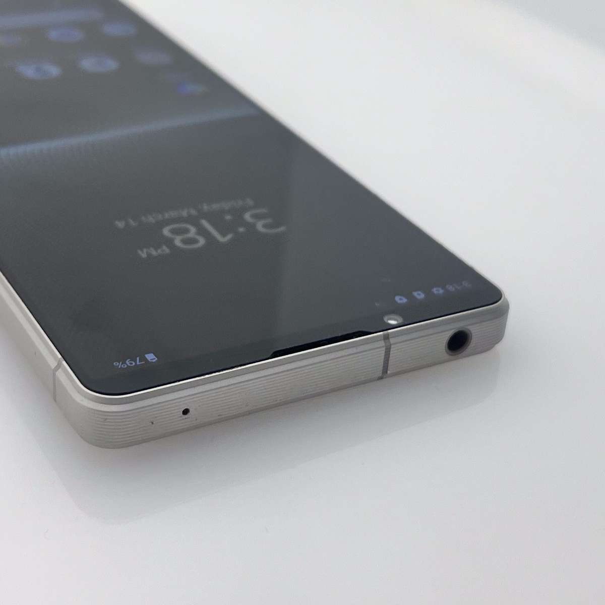 Sony Xperia V1 256GB Grey LCD Burn - (Grade B)