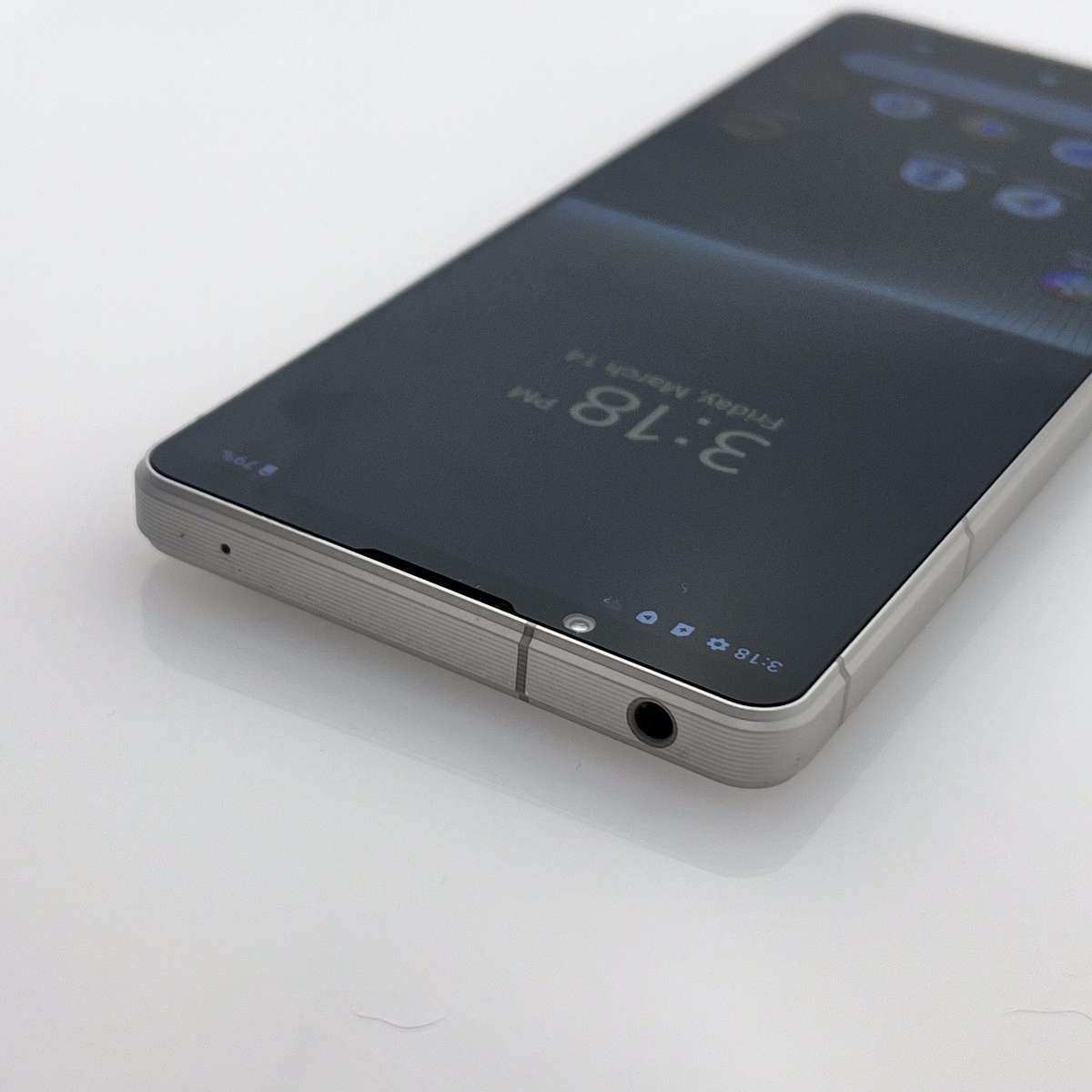 Sony Xperia V1 256GB Grey LCD Burn - (Grade B)