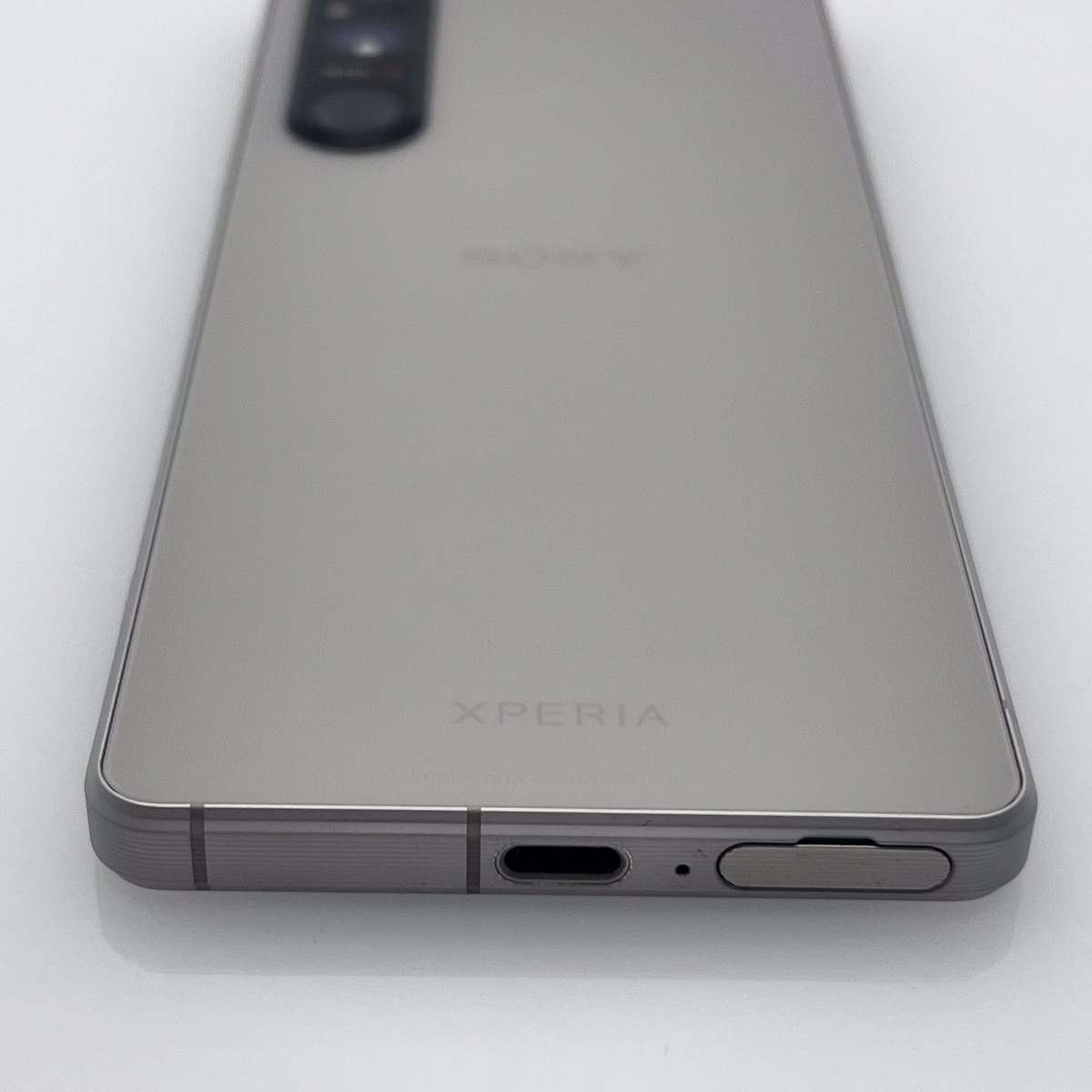 Sony Xperia V1 256GB Grey LCD Burn - (Grade B)