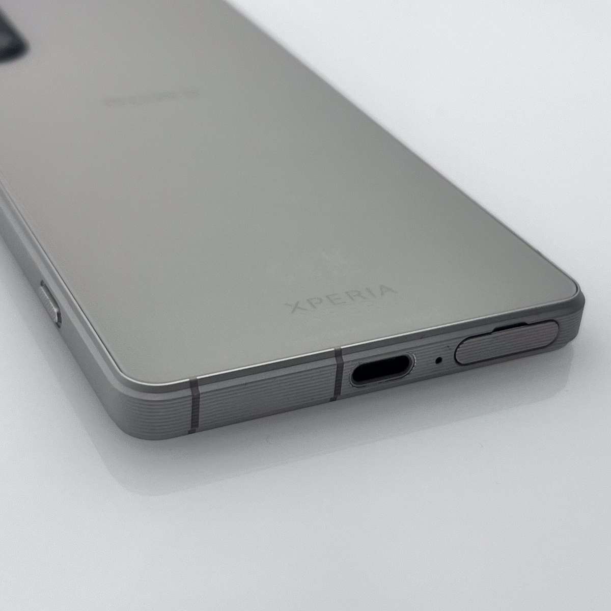 Sony Xperia V1 256GB Grey LCD Burn - (Grade B)