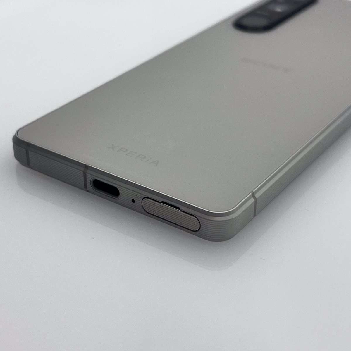 Sony Xperia V1 256GB Grey LCD Burn - (Grade B)