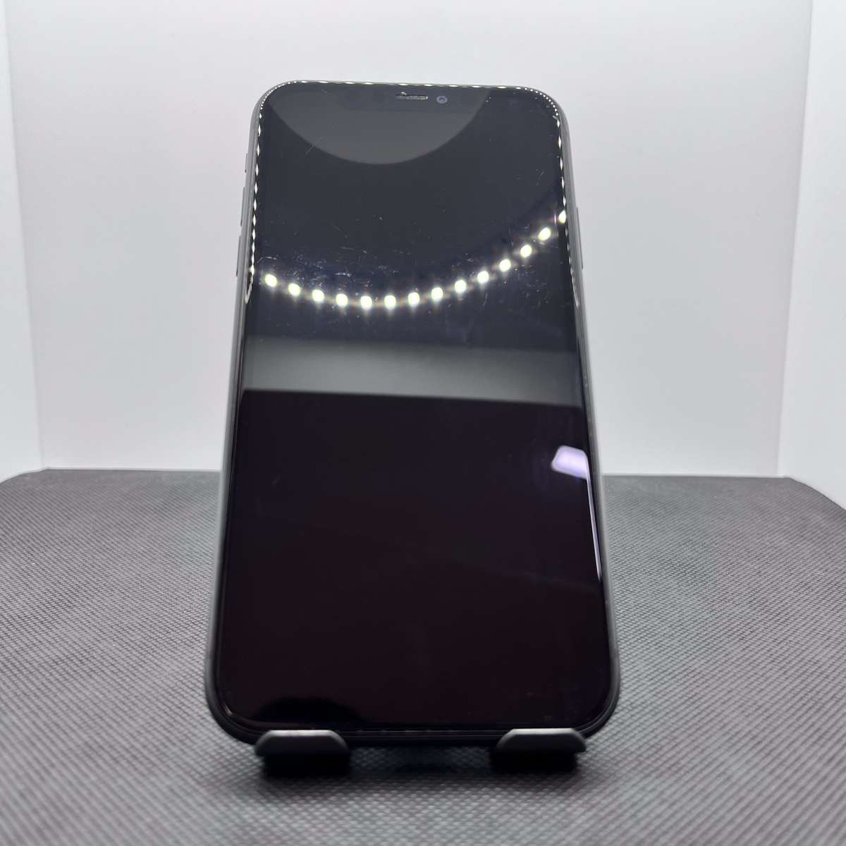 Apple iPhone 11 64GB Black (6 Month Warranty)