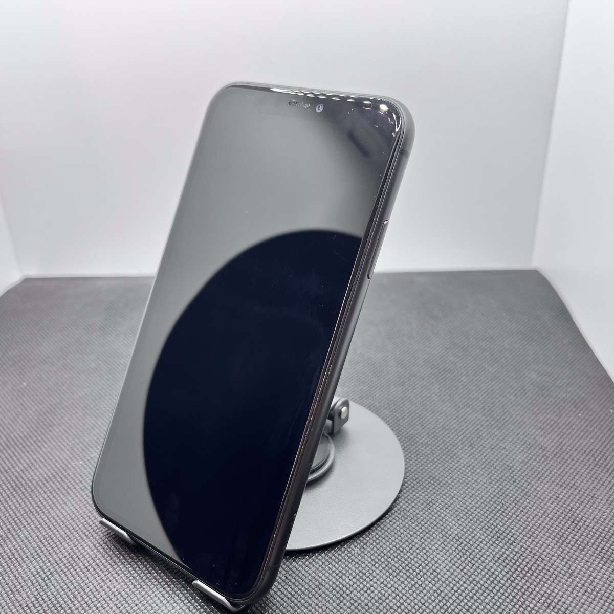 Apple iPhone 11 64GB Black (6 Month Warranty)