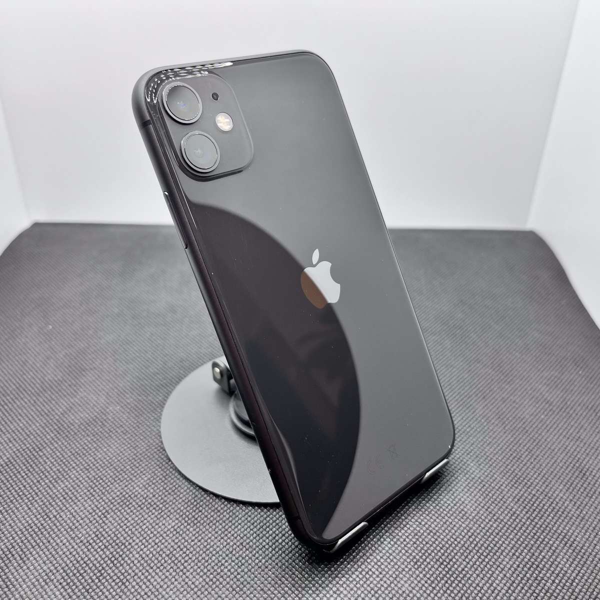 Apple iPhone 11 64GB Black (6 Month Warranty)