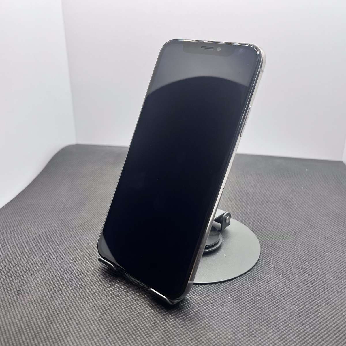 Apple iPhone X 64GB Silver (3 Month Warranty)