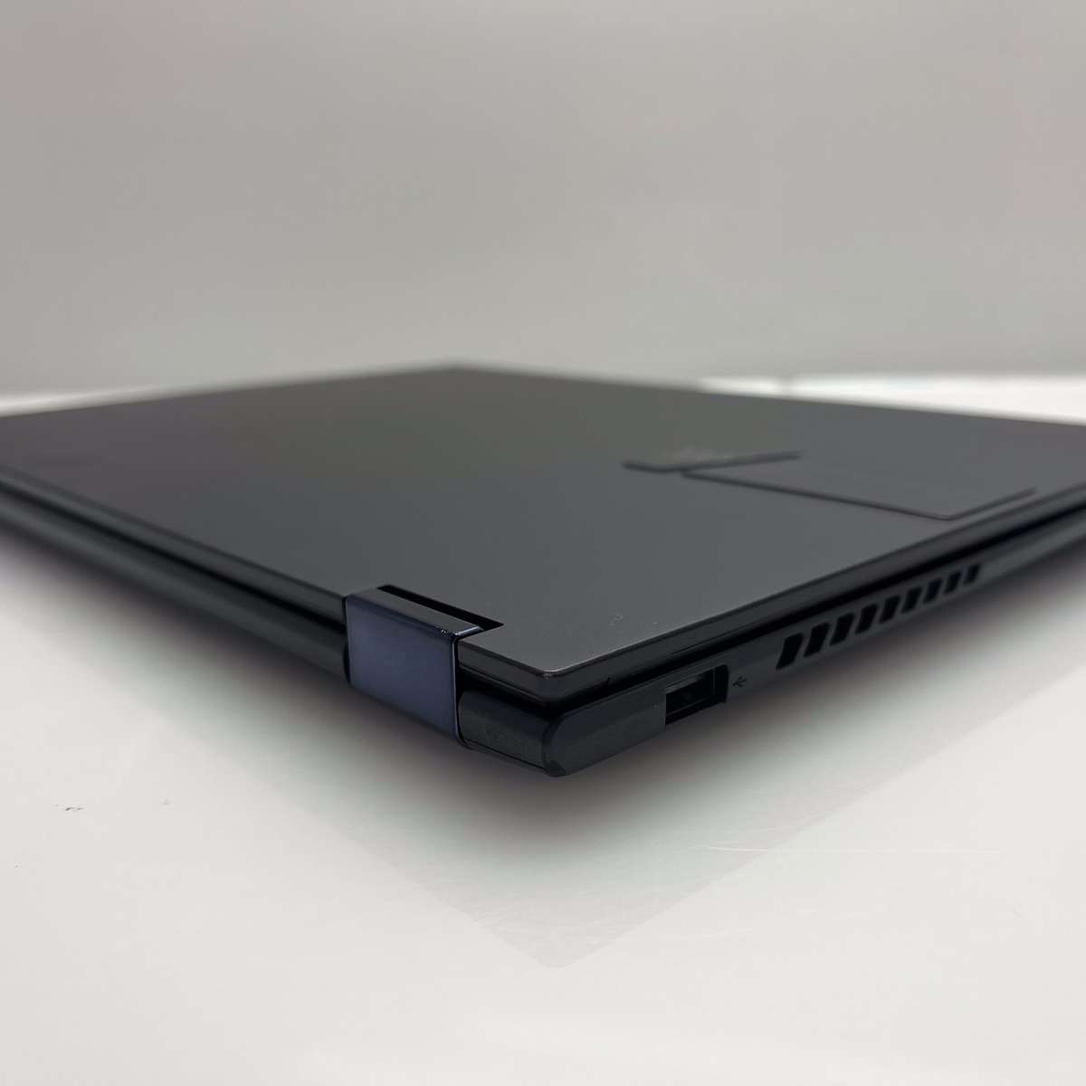 Asus VivoBook S 14 Flip TN3402 16GB RAM 1TB SSD Black - Cracked Screen