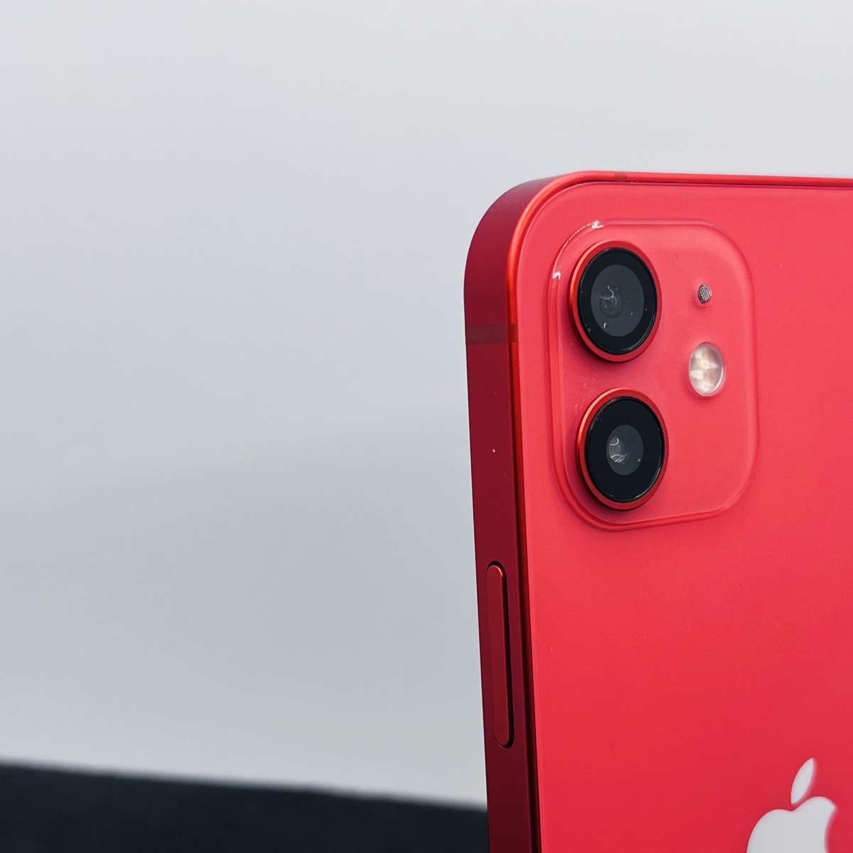 Apple iPhone 12 64GB Product Red - (Grade B)