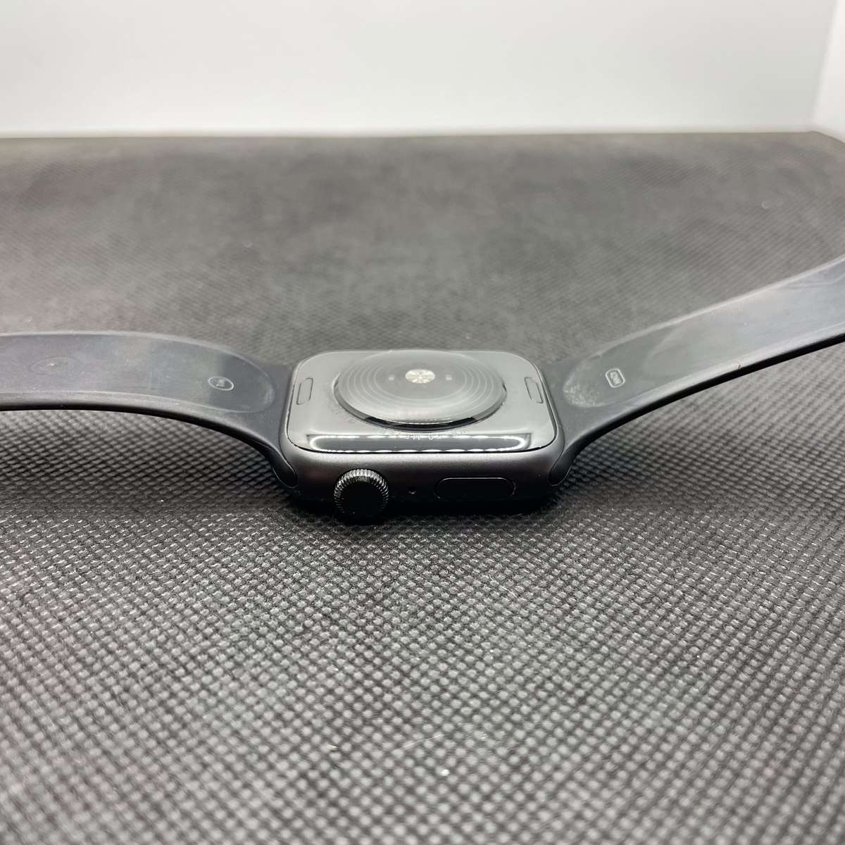 Apple Watch Series SE 1st Gen 44mm GPS Only Space Gray (3 Month Warranty)
