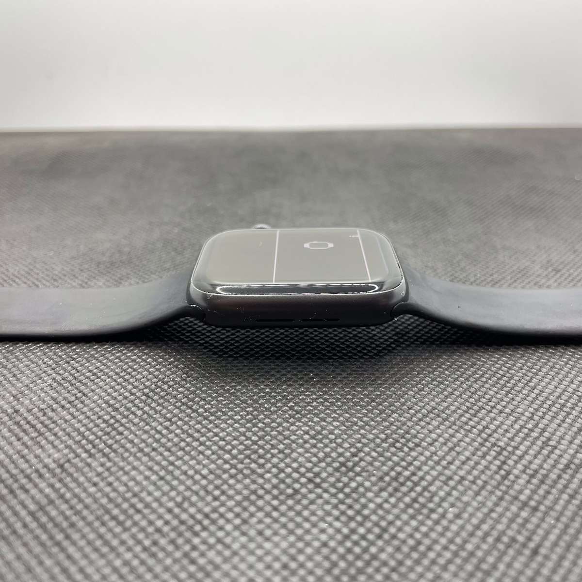 Apple Watch Series SE 1st Gen 44mm GPS Only Space Gray (3 Month Warranty)