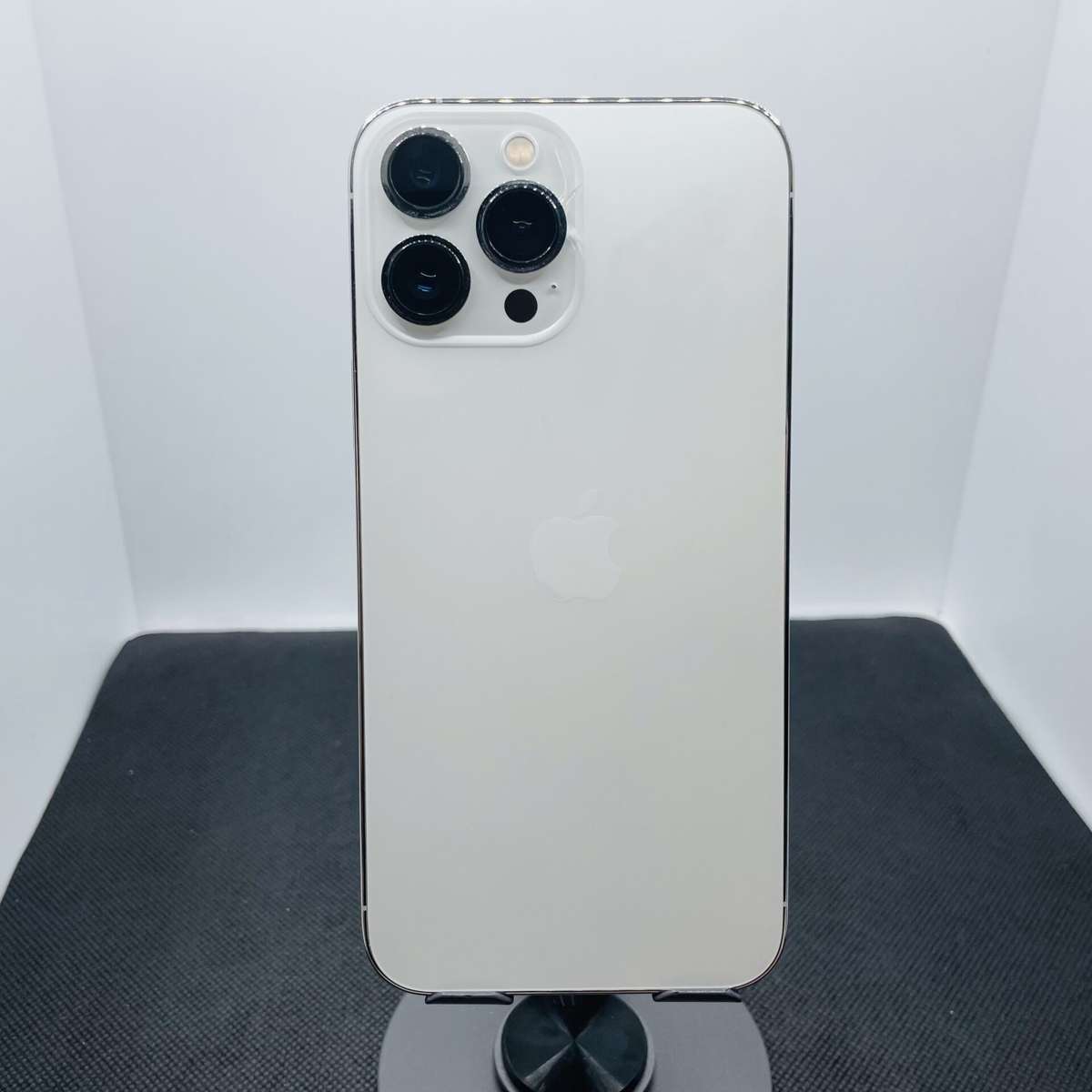 Apple iPhone 13 Pro Max 128GB Silver (12 Month Warranty)  Chipped Camera