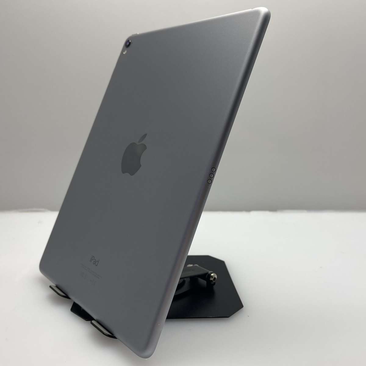 Apple iPad Pro 9.7"  1st Gen 128GB (Wi-Fi Only) Space Grey