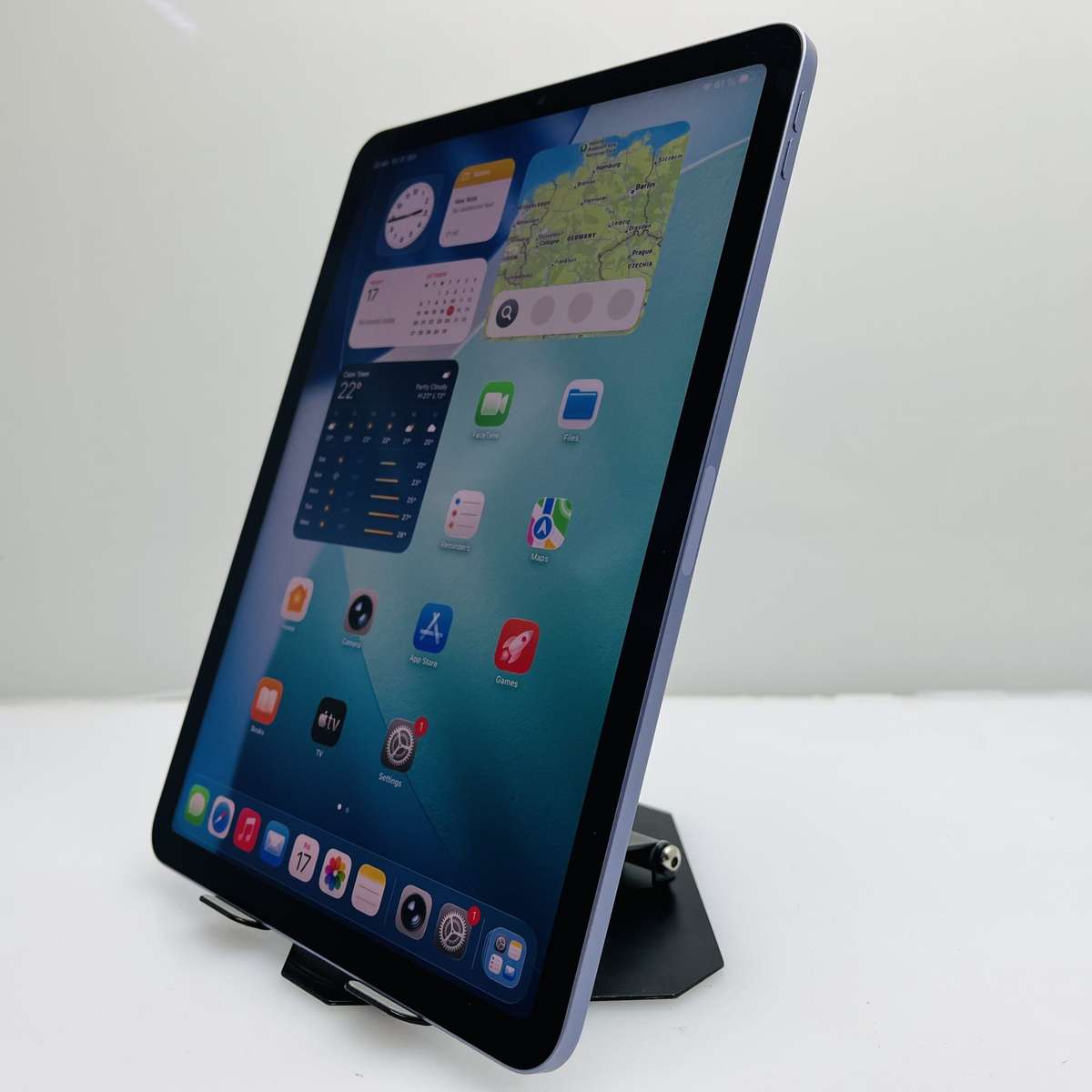 Apple iPad Air M1 5th Gen (WiFi Only) 64GB Space Grey - Bright Spots - (Grade B)