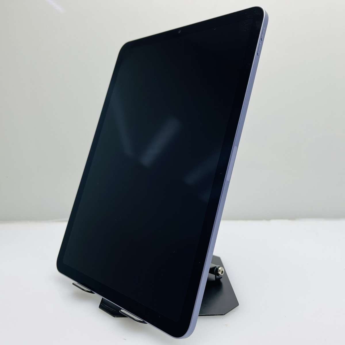 Apple iPad Air M1 5th Gen (WiFi Only) 64GB Space Grey - Bright Spots - (Grade B)